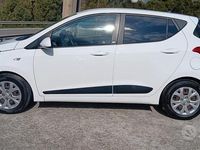 Usata Hyundai i10 Edition 67 CV (49 kW) 2016 Bianco Utilitaria