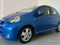 Usata Toyota Aygo 68 CV (50 kW) 2011 Blu Utilitaria