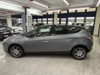Usata Lancia Delta 120 CV (88 kW) 2011 Grigio Utilitaria
