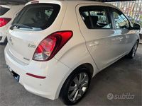 Usata Hyundai i20 Edition 90 CV (66 kW) 2013 Bianco Berlina