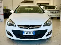 Usata Opel Astra 140 CV (102 kW) 2014 Bianco Berlina