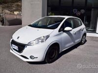 Usata Peugeot 208 Active 68 CV (50 kW) 2013 Bianco Utilitaria