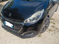 Usata Peugeot 208 75 CV (55 kW) 2016 Nero Utilitaria