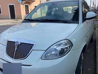 Usata Lancia Ypsilon 75 CV (55 kW) 2011 Bianco Utilitaria