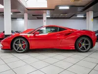 Usata Ferrari F8 721 CV (530 kW) 2021 Rosso corsa Coupé