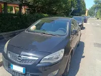 Usata Opel Astra Cosmo 116 CV (85 kW) 2011 Nero Berlina