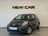 Usata Toyota Yaris 69 CV (50 kW) 2010 Grigio Utilitaria