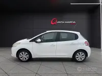 Usata Peugeot 208 Active 82 CV (60 kW) 2013 Bianco Utilitaria