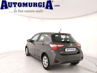 Usata Toyota Yaris Active 69 CV (50 kW) 2018 Grigio Berlina