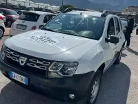 Usata Dacia Duster Lauréate 101 CV (74 kW) 2014 Bianco SUV