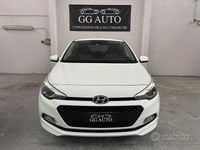 Usata Hyundai i20 Comfort 90 CV (66 kW) 2015 Bianco Berlina