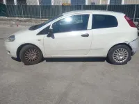 Usado Fiat Grande Punto 75 HP (55 kW) 2010 Branco Citadino