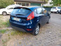 Usata Ford Fiesta 60 CV (44 kW) 2011 Bluazzurro Berlina