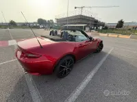 Usata Mazda MX5 Exclusive-Line 184 CV (135 kW) 2025 Rosso Cabrio