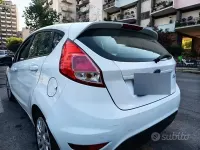 Usata Ford Fiesta 75 CV (55 kW) 2014 Bianco Utilitaria