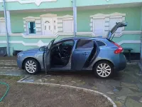 Usata Volvo V40 115 CV (84 kW) 2012 Bluazzurro Utilitaria