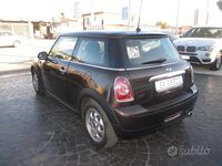 Usata Mini Cooper D 90 CV (66 kW) 2011 Marrone Utilitaria