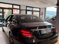 Usata Mercedes E220 264 CV (194 kW) 2018 Nero Berlina