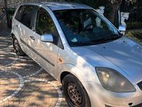 Usata Ford Fiesta 2004 Grigio Berlina