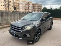 Usata Ford Kuga ST-Line 120 CV (88 kW) 2017 Grigio SUV