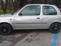 Usata Nissan Micra SE 54 CV (39 kW) 2000 Grigio Utilitaria