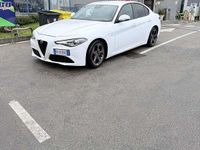 Begagnad Alfa Romeo Giulia Business 150 HK (110 kW) 2018 Vit Sedan
