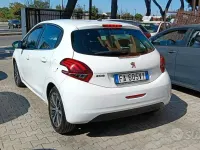 Usata Peugeot 208 Allure 110 CV (80 kW) 2015 Bianco Utilitaria