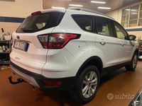 Usata Ford Kuga 120 CV (88 kW) 2019 Bianco SUV
