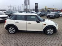 Begagnad Mini ONE 75 HK (55 kW) 2016 Vit Halvkombi