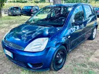 Begagnad Ford Fiesta Ghia 75 HK (55 kW) 2006 Blå Halvkombi
