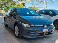 Usata VW Golf VIII Style 150 CV (110 kW) 2025 Grigio Berlina