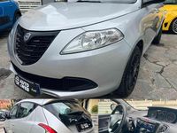 Usata Lancia Ypsilon Silver 69 CV (50 kW) 2015 Grigio Utilitaria
