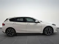 Nuova BMW 118 150 CV (110 kW) 2026 Alpin white pastello Utilitaria