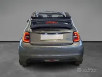 Usata Fiat 500e La Prima 42 kW (58 CV) 2023 Grigio / metallizzato Cabrio