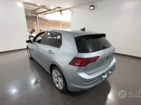 Usata VW Golf VIII 150 CV (110 kW) 2024 Grigio Berlina