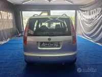 Usata Skoda Roomster 86 CV (63 kW) 2011 Grigio Monovolume