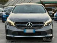 Gebraucht Mercedes A180 Premium 109 PS (80 kW) 2018 Grau Limousine