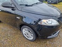 Usata Lancia Ypsilon Silver 69 CV (50 kW) 2016 Nero Utilitaria