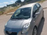 Usata Toyota Yaris Sol 69 CV (50 kW) 2005 Grigio Berlina