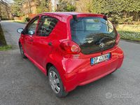 Usata Toyota Aygo 68 CV (50 kW) 2008 Rosso Utilitaria