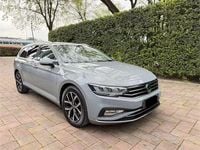 Usata VW Passat Executive 200 CV (147 kW) 2022 Grigio Station wagon