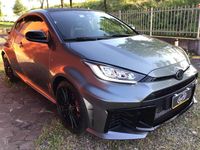 Usata Toyota Yaris 280 CV (205 kW) 2024 Grigio Utilitaria