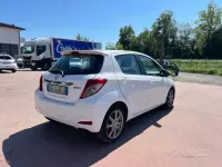 Usata Toyota Yaris Style 69 CV (50 kW) 2013 Bianco Utilitaria