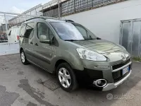 Usata Peugeot Partner Tepee Outdoor 120 CV (88 kW) 2013 Verde Monovolume