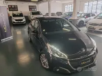 Usata Peugeot 208 Active 83 CV (61 kW) 2019 Blu Utilitaria