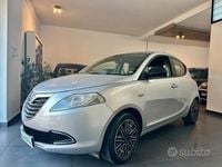 Usata Lancia Ypsilon Gold 69 CV (50 kW) 2012 Argento Utilitaria