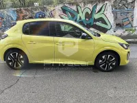 Usata Peugeot 208 Allure 101 CV (74 kW) 2024 Giallo Utilitaria