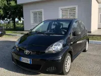 Usata Toyota Aygo 68 CV (50 kW) 2010 Nero Utilitaria