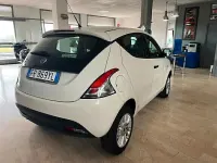 Usata Lancia Ypsilon 85 CV (62 kW) 2018 Bianco Utilitaria