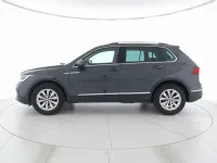 Usata VW Tiguan Life 150 CV (110 kW) 2023 Dolphin grey metallizzato SUV